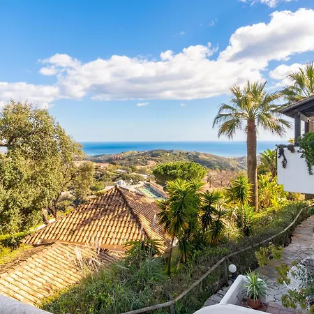 Sea & Mountain View Marbella شقة *