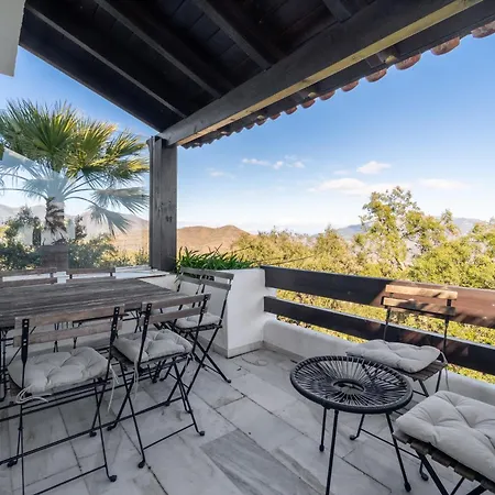 Sea & Mountain View Marbella شقة أُخين